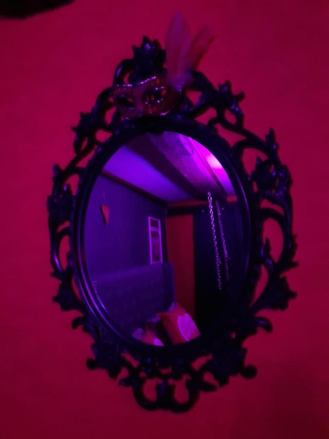 Love Room Le Rouge Et Noir Barr Buitenkant foto