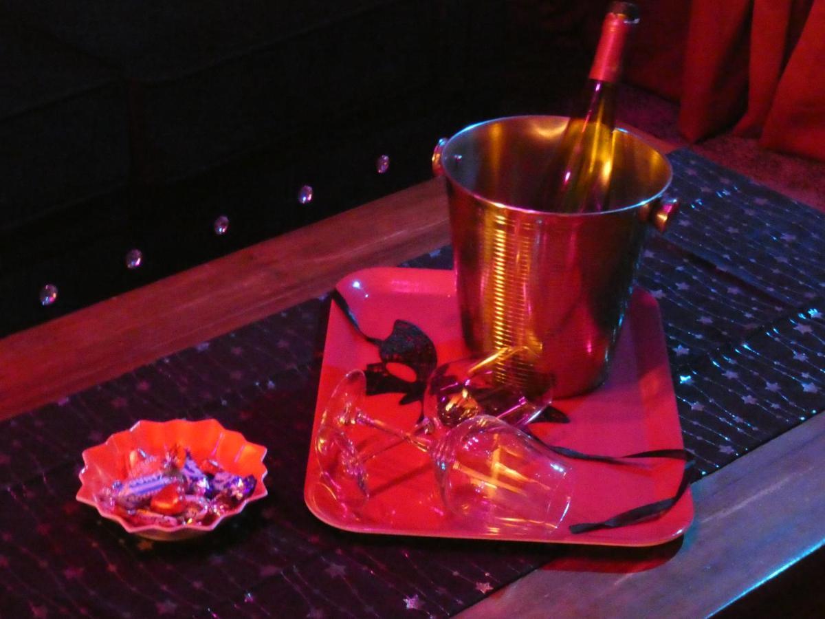Love Room Le Rouge Et Noir Barr Buitenkant foto