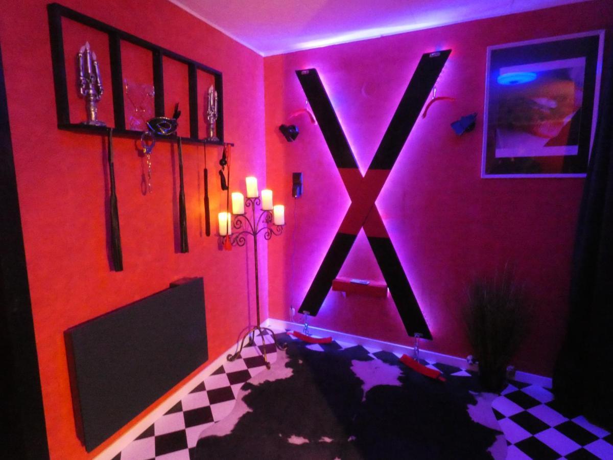 Love Room Le Rouge Et Noir Barr Buitenkant foto