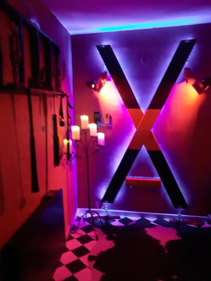 Love Room Le Rouge Et Noir Barr Buitenkant foto