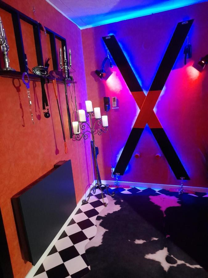 Love Room Le Rouge Et Noir Barr Buitenkant foto