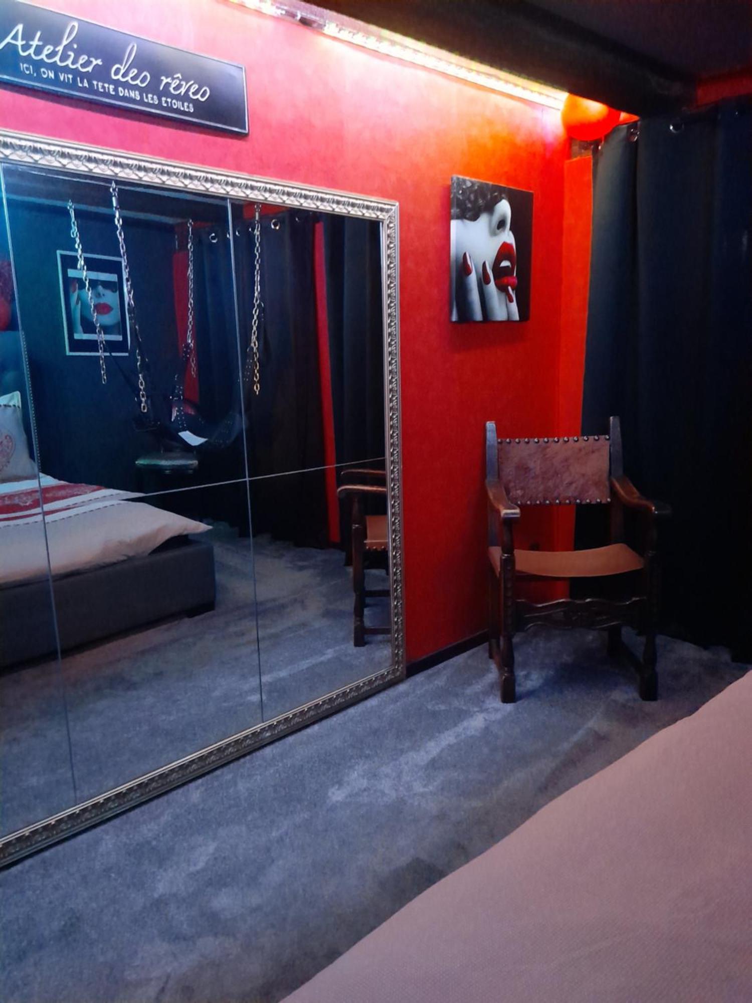 Love Room Le Rouge Et Noir Barr Buitenkant foto