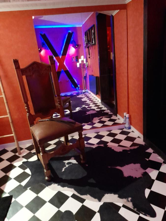 Love Room Le Rouge Et Noir Barr Buitenkant foto