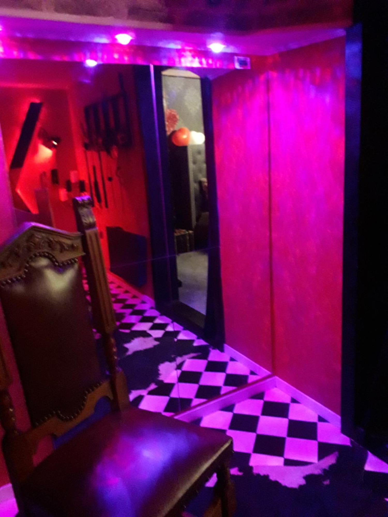 Love Room Le Rouge Et Noir Barr Buitenkant foto
