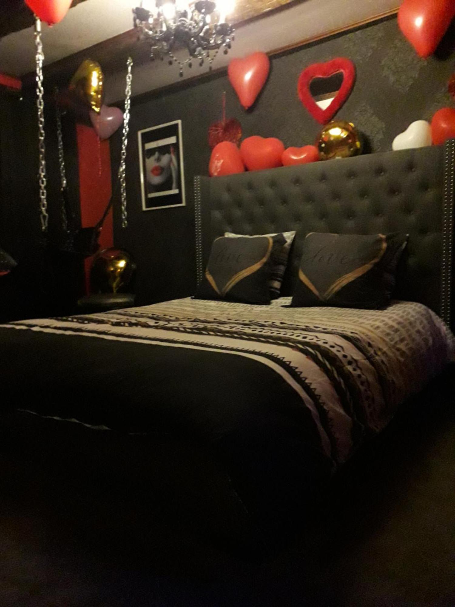 Love Room Le Rouge Et Noir Barr Buitenkant foto