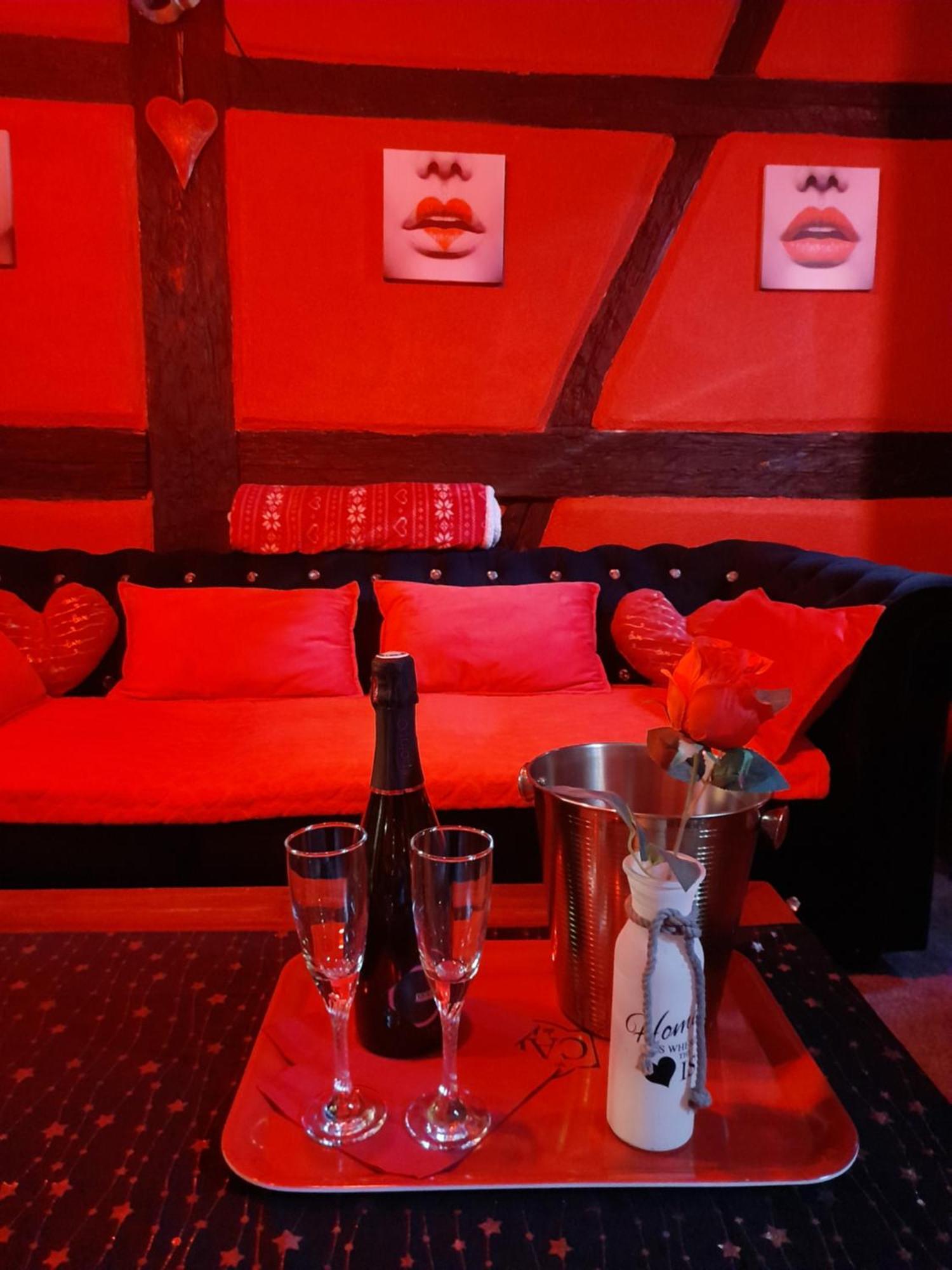 Love Room Le Rouge Et Noir Barr Buitenkant foto