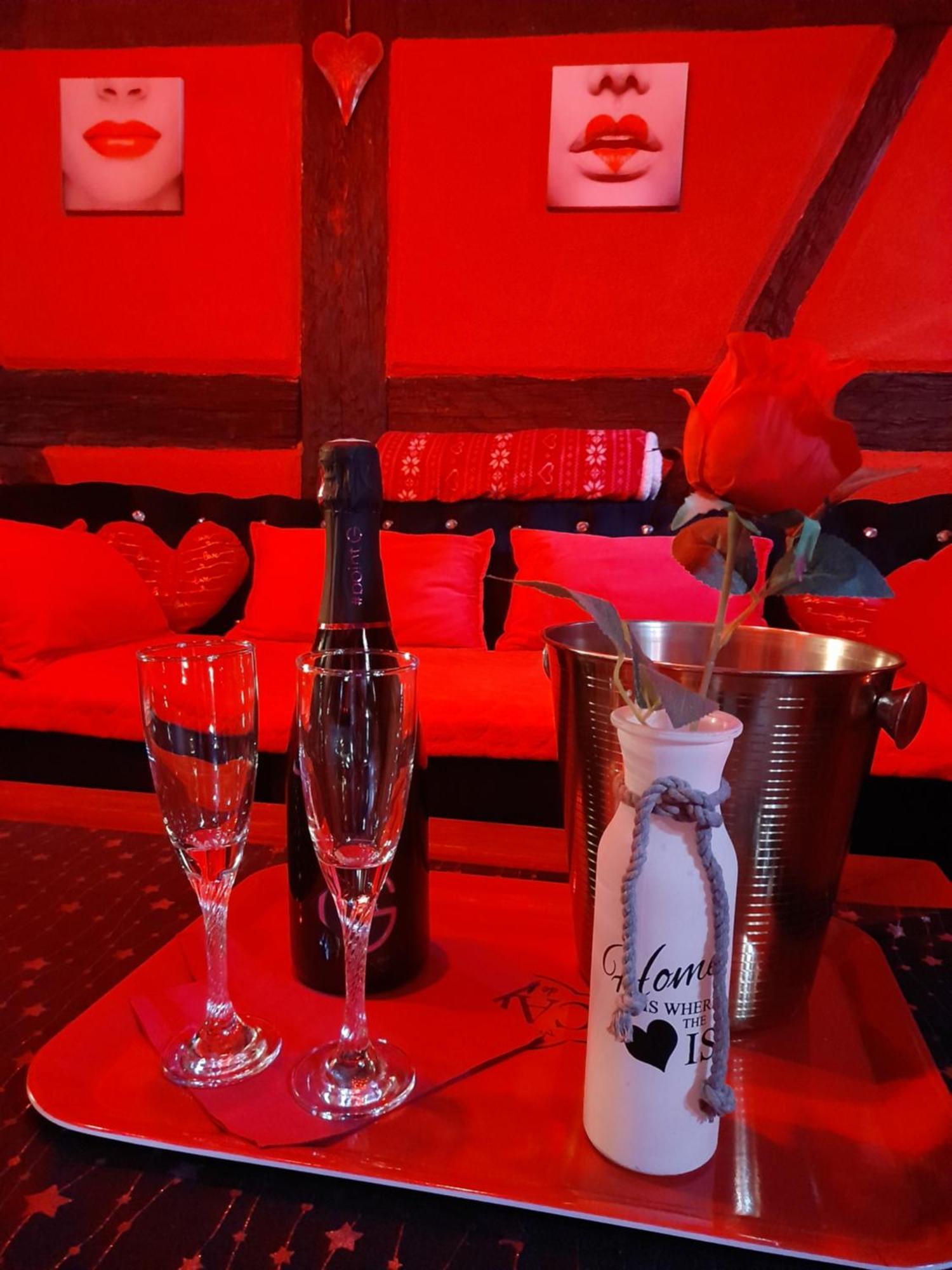 Love Room Le Rouge Et Noir Barr Buitenkant foto